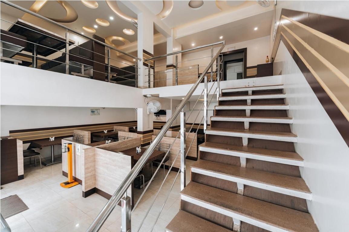 Hotel Krushna Inn Trimbak Kültér fotó